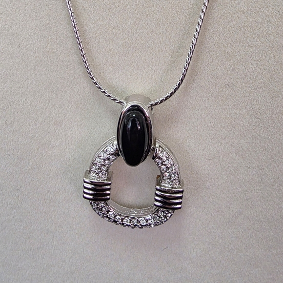 Nina Ricci Jewelry - NWT Nina Ricci Elegant Silver Necklace with Black Pendant